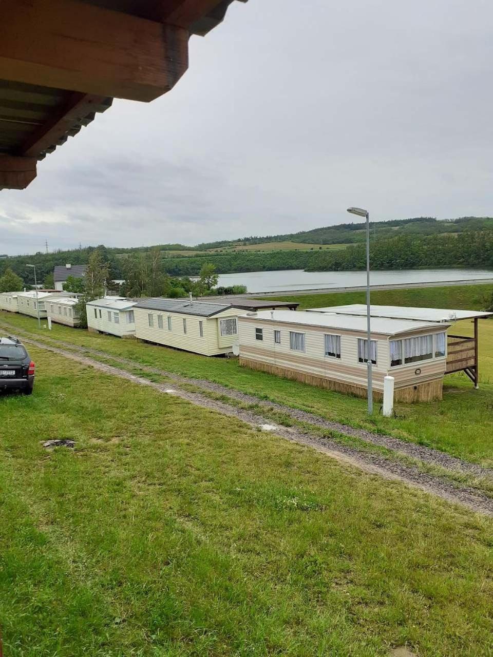 Mobilheim Na Louce Villa Vyrovice Buitenkant foto